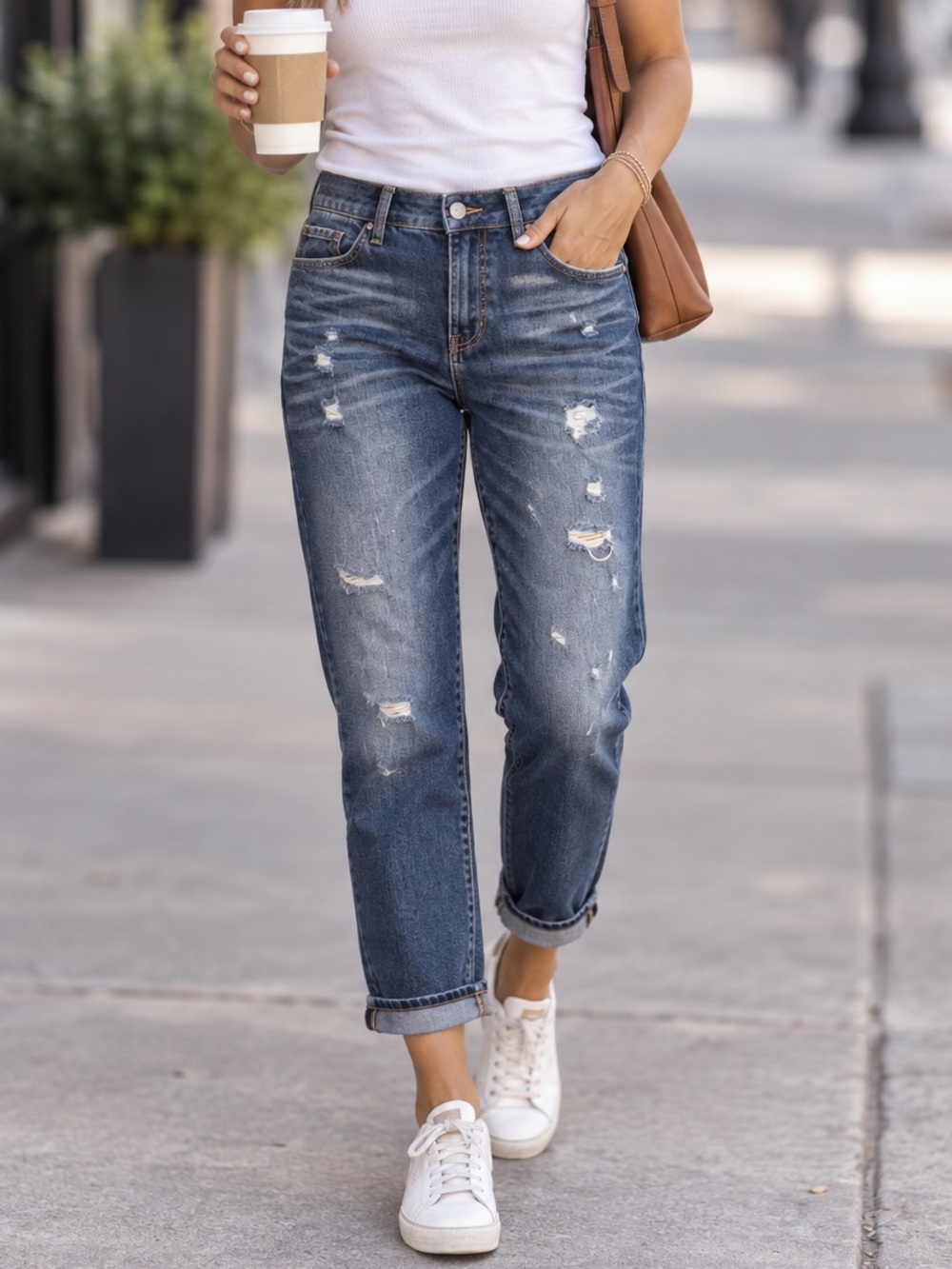 Cabi 100% BF Distressed Boyfriend Jeans Size 6 Style# 4152